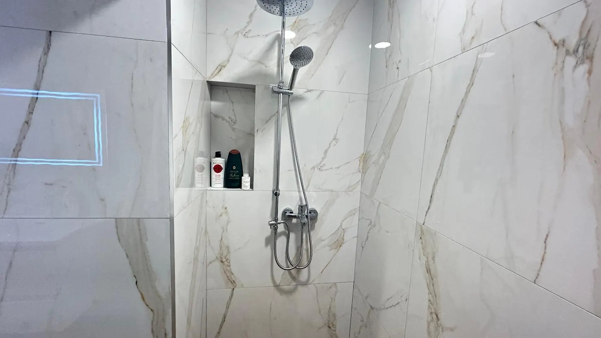 Spacious Fancy Apartment Tirana